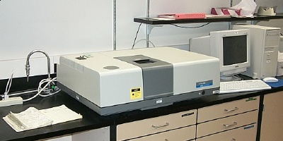 spectrometer.jpg (32423 bytes)